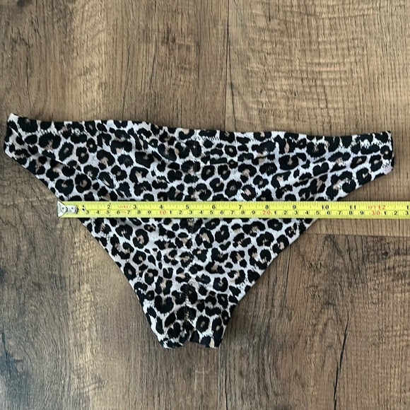 Size Small bikini top and bottoms Xhilaration leopard bottoms & ABS purple top - Picture 5 of 10
